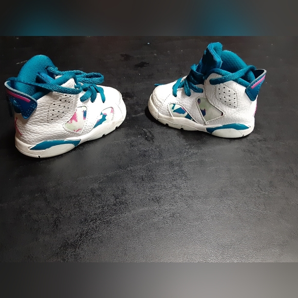 COPY - Nike Jordan's size 4c toddlers - Picture 11 of 11